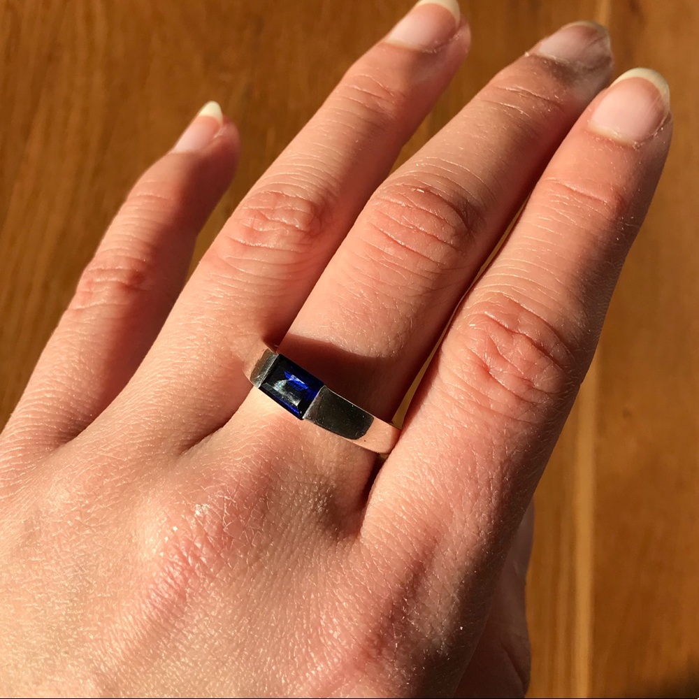 Sterling Silver ring - Picture 1 of 4